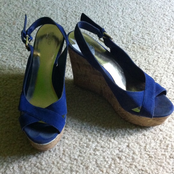 Shoes. - Picture 1 of 1