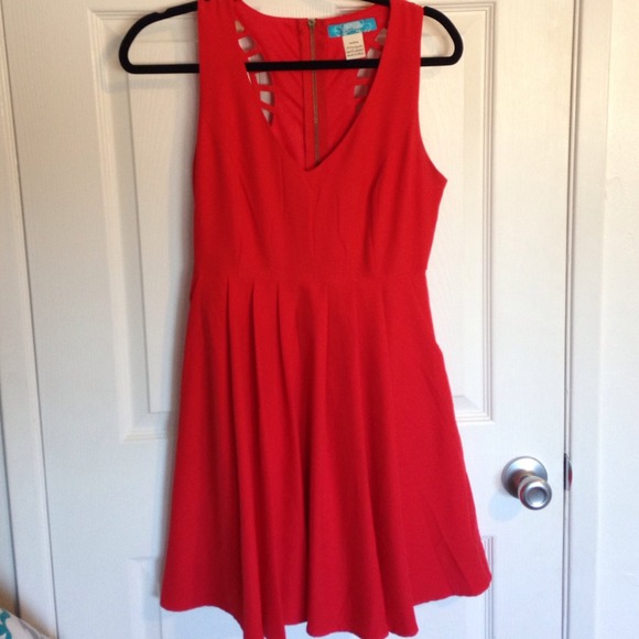 Red Dress - Picture 1 of 3