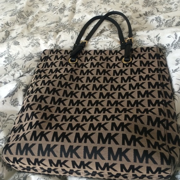 Michaela Kors Tote
