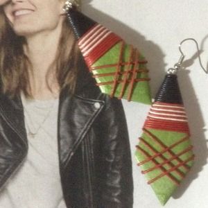 ⬇️Artisan Wood & String Earrings