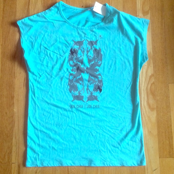 NWT Uniqlo turquoise shirt with owl design