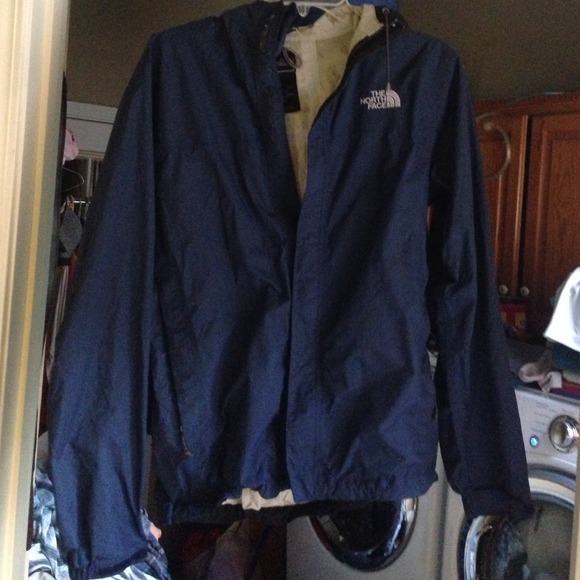 Size sm north face rain jacket