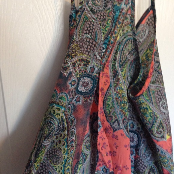 Paisley flowy open back pompom top - Picture 3 of 3