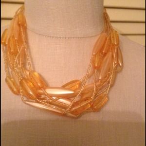 ⬇️Vintage Multi Strand Peachy Necklace #352