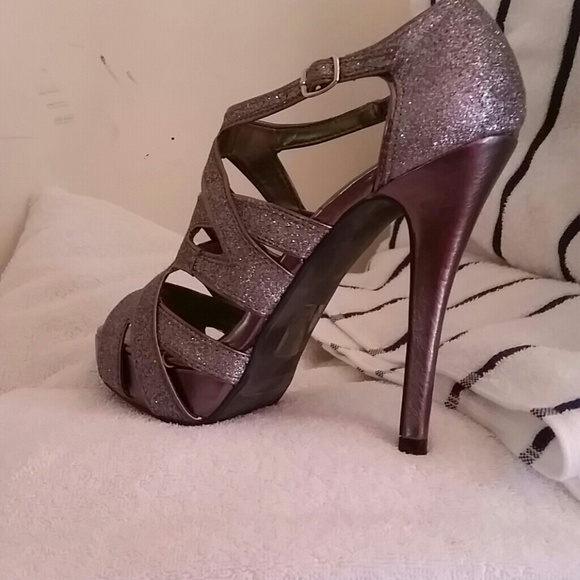 Sparkling strappy heels - Picture 3 of 4