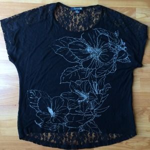 💸🐱Forever 21 Lace Back Top