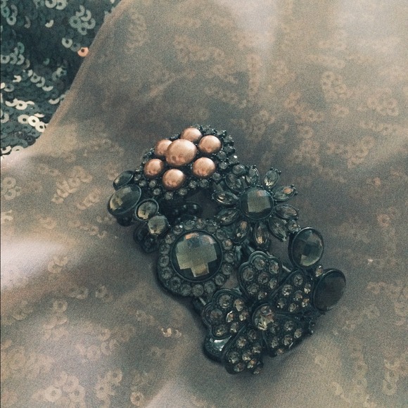 Gorgeous faux pearl and gemstone bracelet