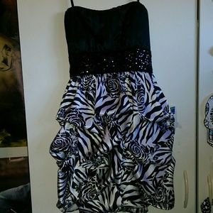 MOVING SALE!! 🏠🙋