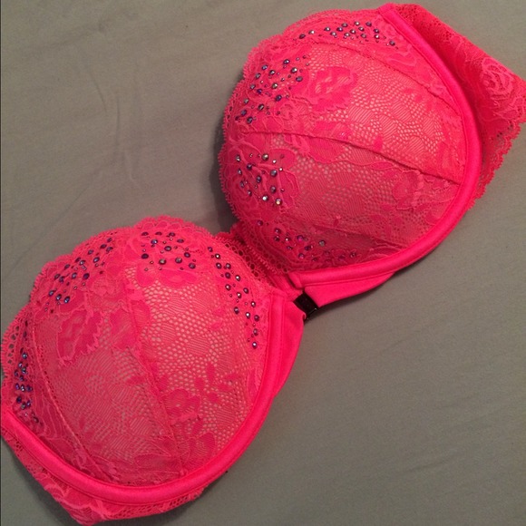 Victoria's Secret Accessories - 💗NEW LISTING!💗 VS STRAPLESS BRA