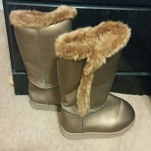 Winter boots worn twice