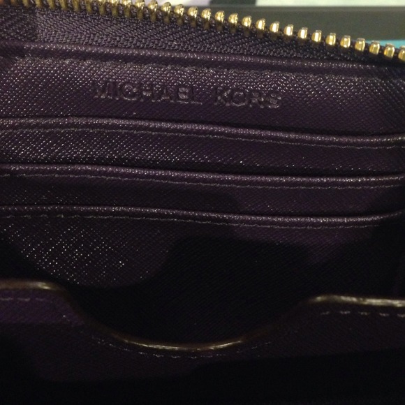 Michael kors wristlet - Picture 3 of 4