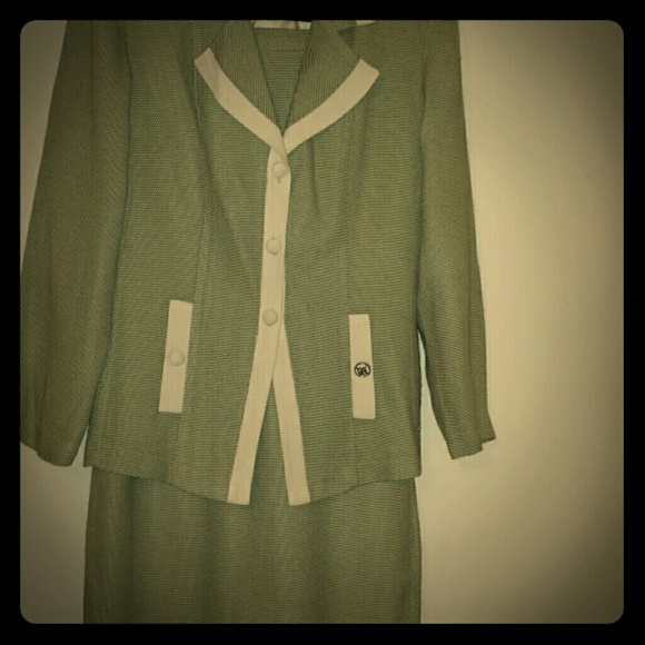 Nicole Studio design suit