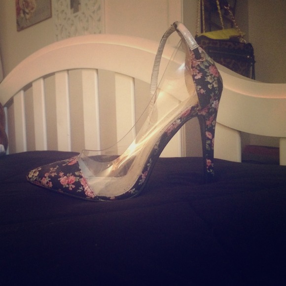 Pointy flower heels