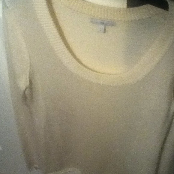 Light weight sweater