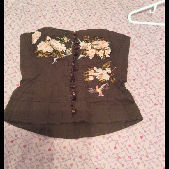 Unique strapless top