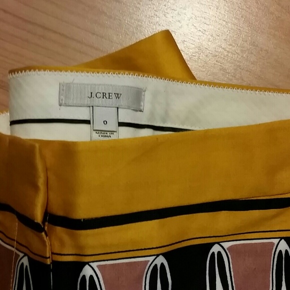 3" short in scroll print - Picture 2 of 4