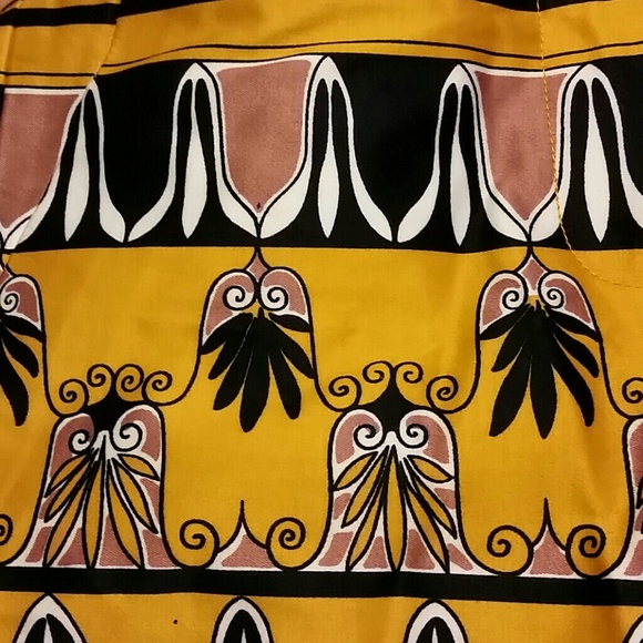 3" short in scroll print - Picture 3 of 4