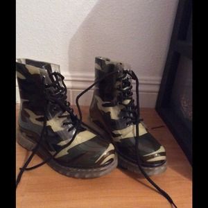 Camo jelly boots
