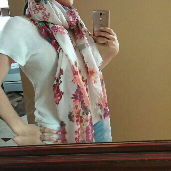 SOLD Parfois Floral Fall Scarf - Picture 2 of 2