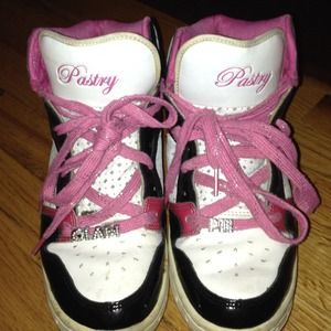 Pasty Glam Pie Sneakers