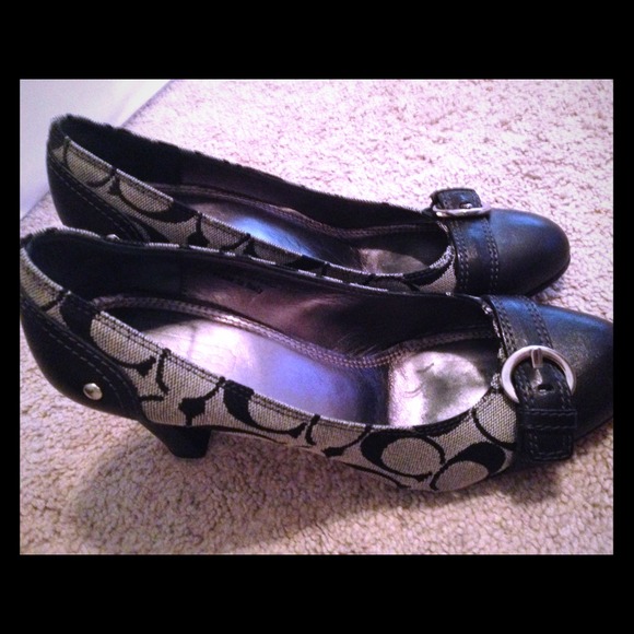 ‼️Coach heels size 8 1/2‼️