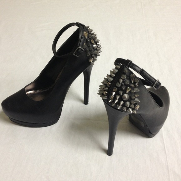 SOLD IN BUNDLE- 🐆Fierce Extreme Studded Heels!!! - Picture 2 of 4