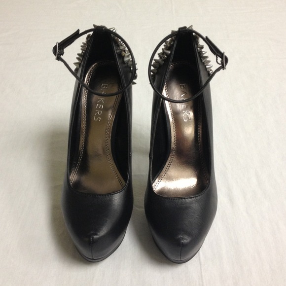 SOLD IN BUNDLE- 🐆Fierce Extreme Studded Heels!!! - Picture 4 of 4