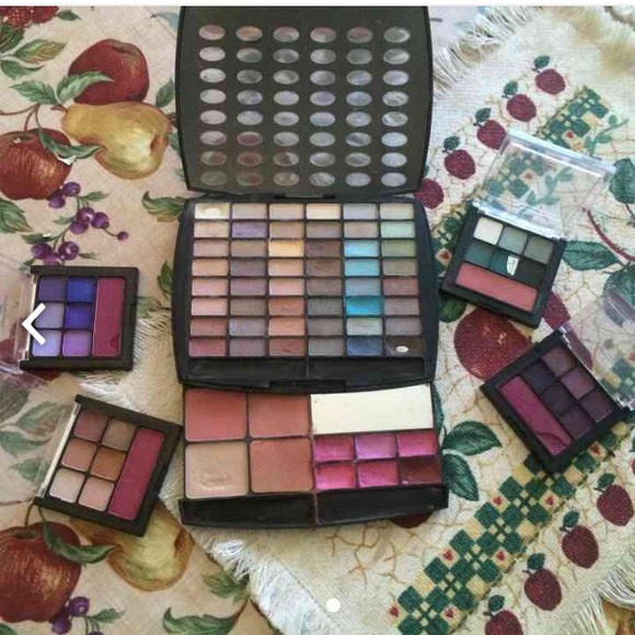 Eyeshadow bundle - Picture 2 of 2