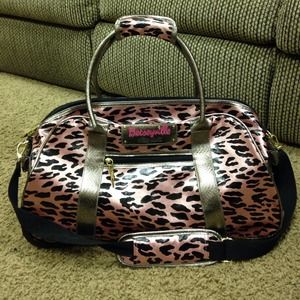 Betsey Johnson luggage 😘