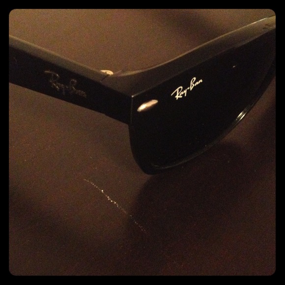 Black Ray Ban Wayfarer 52 18