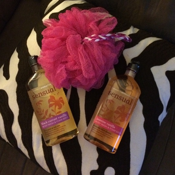 Aromatherapy bubble bath (2) and loofah.