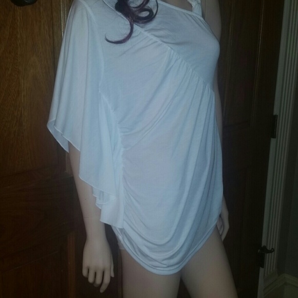 Cute white top!!!!
