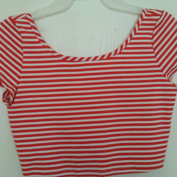 Cropped tops - Picture 2 of 2