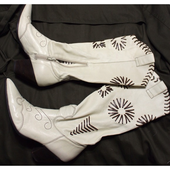BCBG cowgirl boots