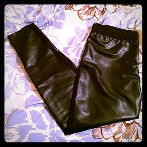 ⭐️SALE!⭐️ PINK VS Soft Leather Leggings