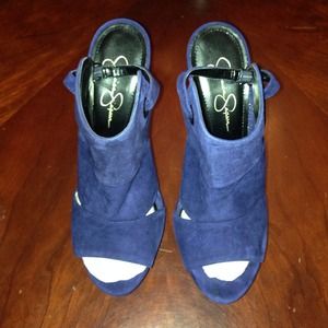 Suede navy blue heels