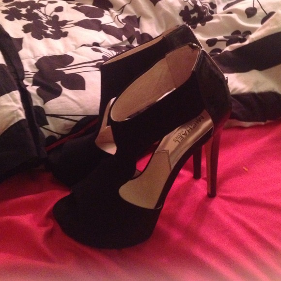 Michael Kors heels - Picture 1 of 4