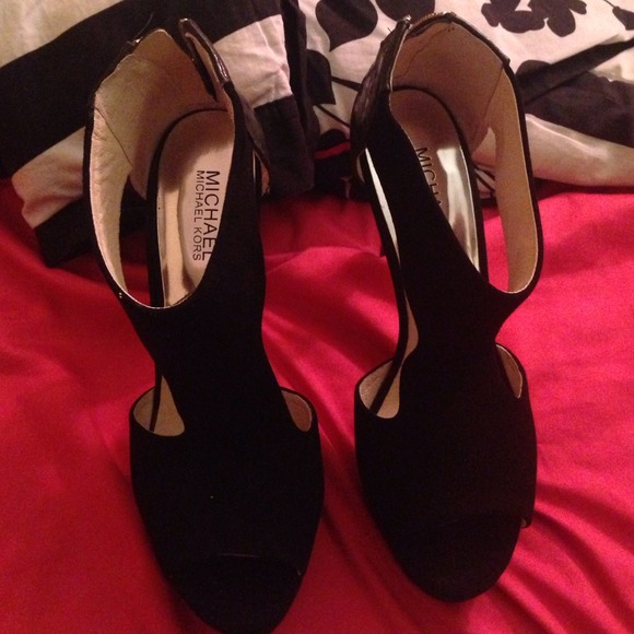 Michael Kors heels - Picture 2 of 4