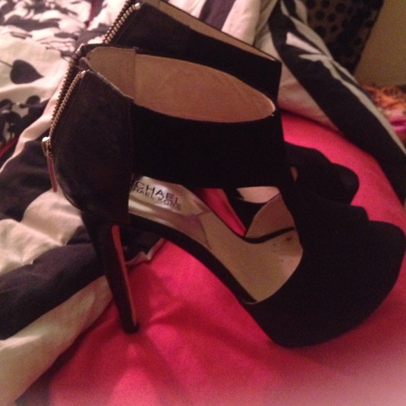 Michael Kors heels - Picture 4 of 4