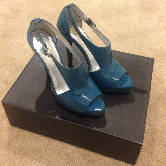 Report Signature Blue Pumps - Picture 4 of 4