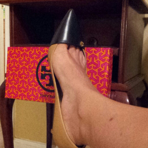 ***BIG SALE!!!!!**TORY BURCH PUMP