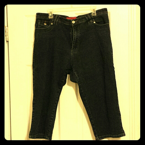 Stretchy jeans capris