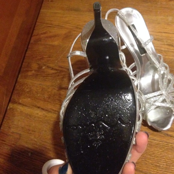 Silver Prom shoes - Picture 3 of 4