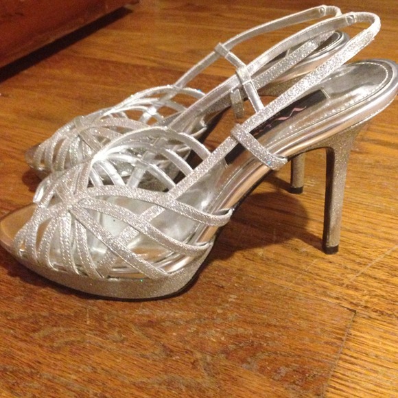 Silver Prom shoes - Picture 4 of 4