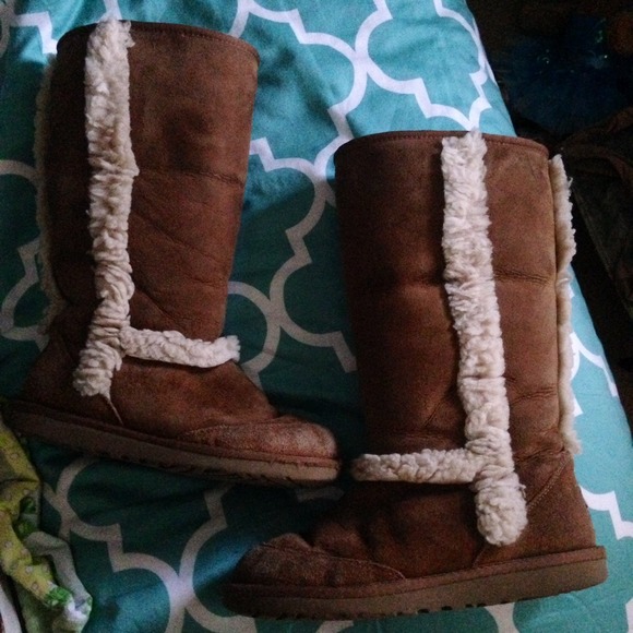 Ugg Kids' Sunsparkle Chesnut Boot size 6