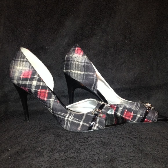 Carlos heels