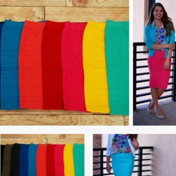 Black Textured Pencil Skirt! Very Stretchy