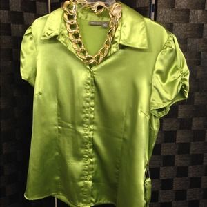 SALE!💥Gorgeous Green silky like Top