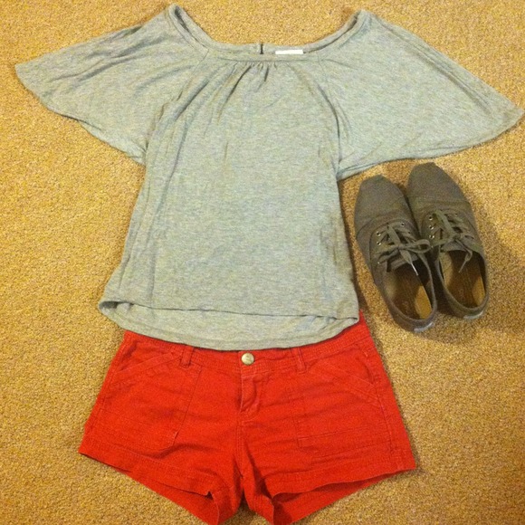 Pretty gray LOFT top!