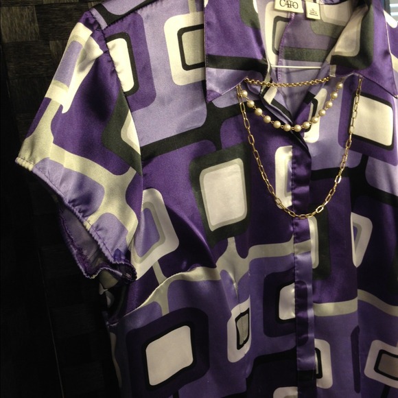 SALE!💥Purple geometric style Top - Picture 2 of 3